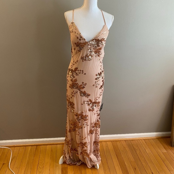 Lulus Dresses & Skirts - NWT Lulus Pink Blush Sequin Spaghetti Strap Gown